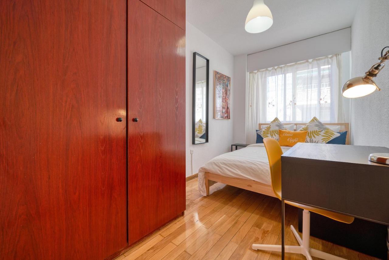 B Casacafe Madrid Pozuelo 2 Bano Fuera De La Habitacion O Compartido โปซูเอโล เด อาลาร์กอน ภายนอก รูปภาพ